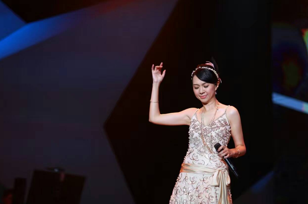 卓依婷