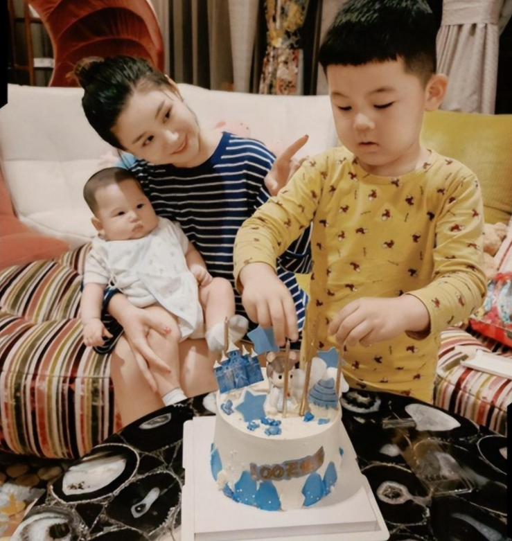 李小萌