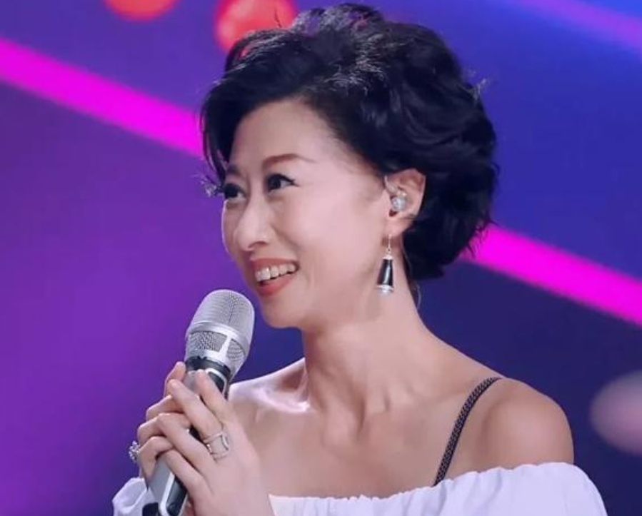 葉倩文