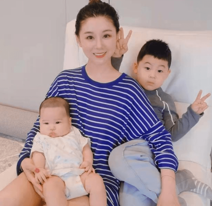 李小萌