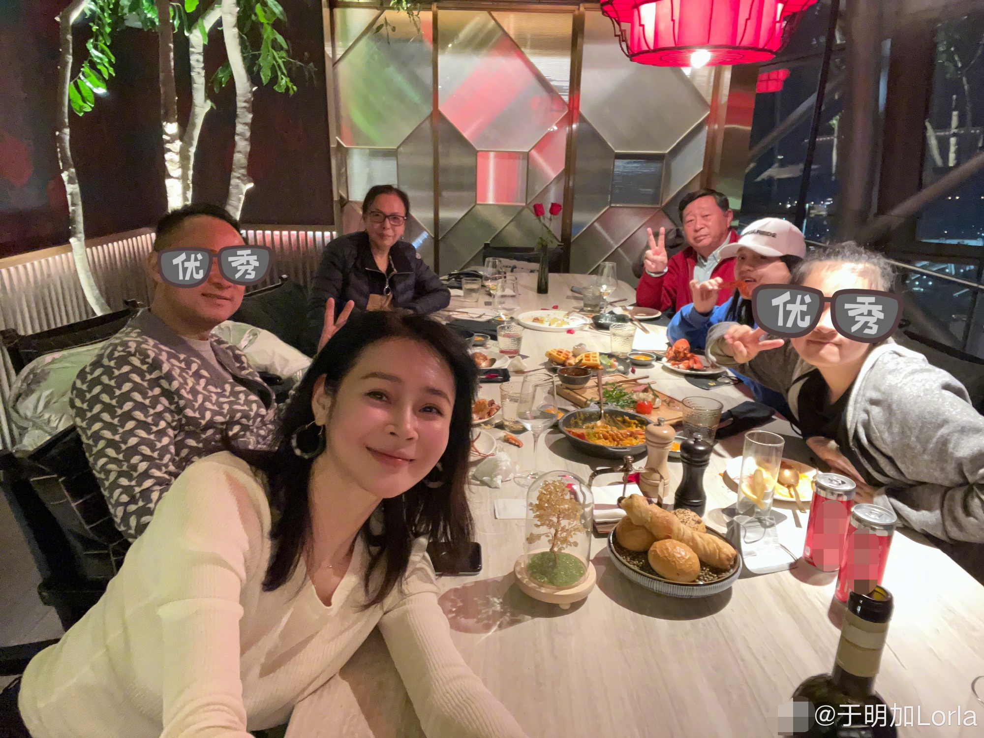 於明加
