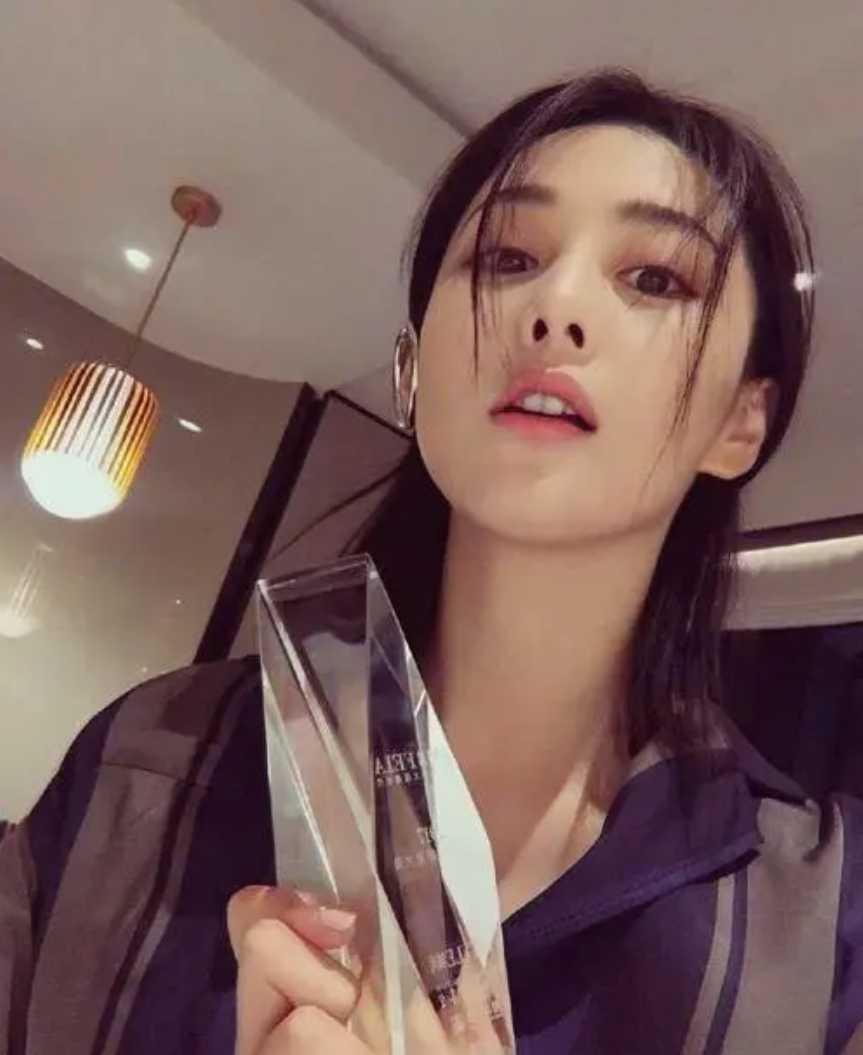 李晨