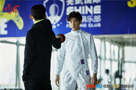 於小彤