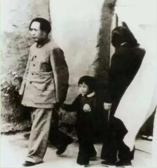 李納