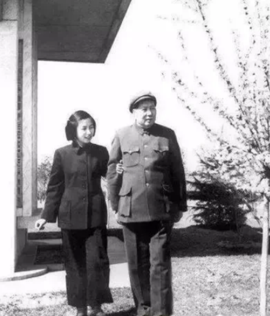 李納
