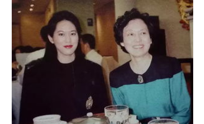 張純如