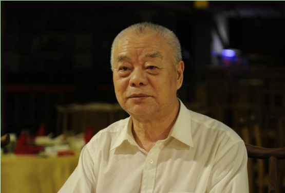 李納