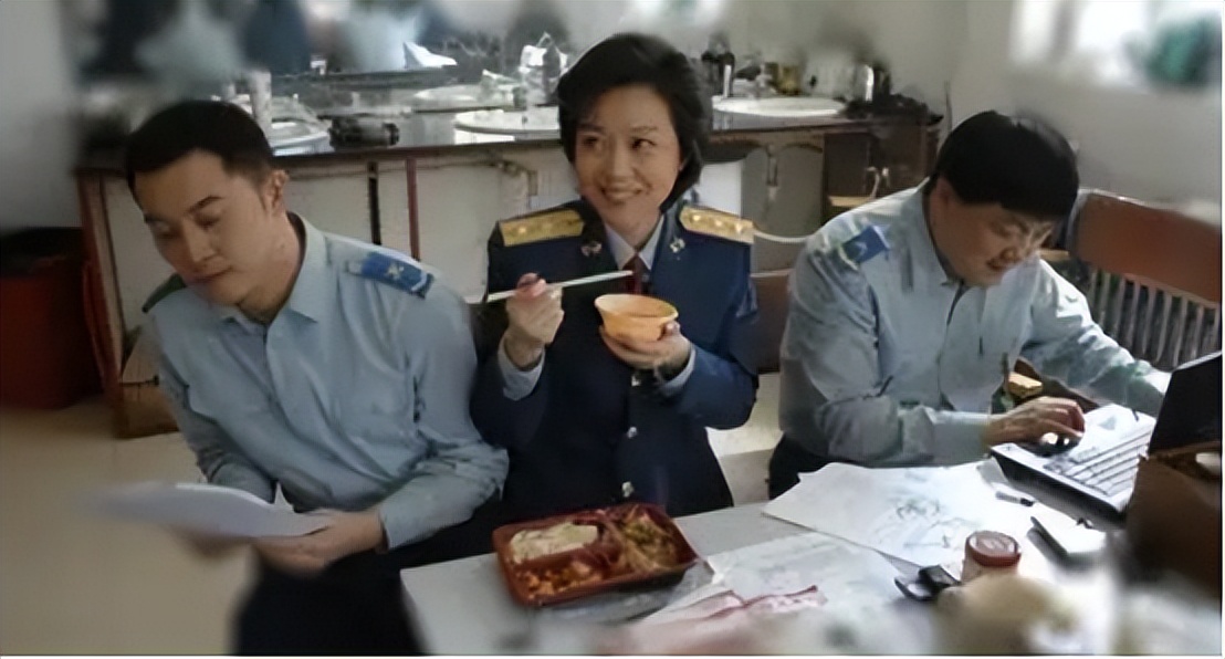 鍅妮