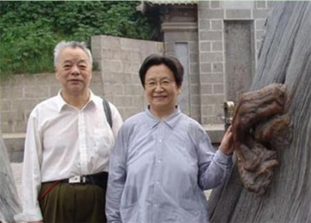李納