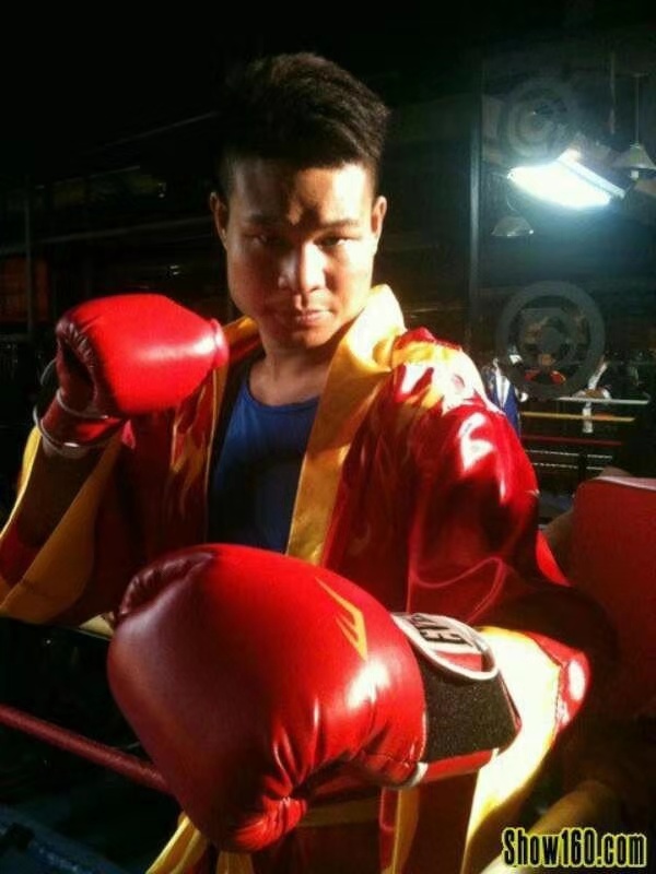李威龍