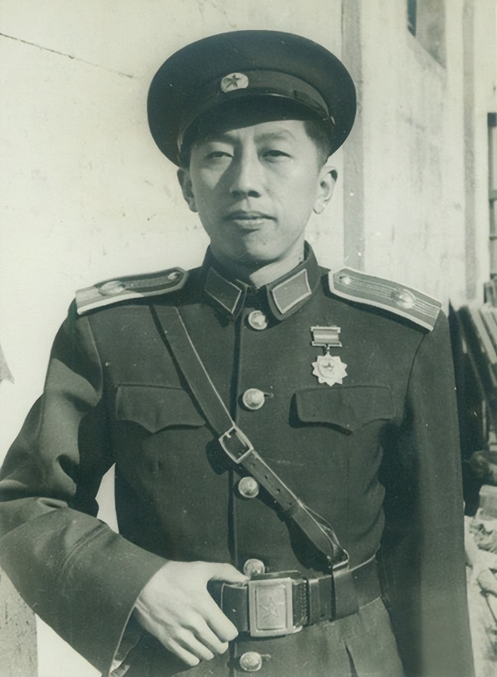 閻肅