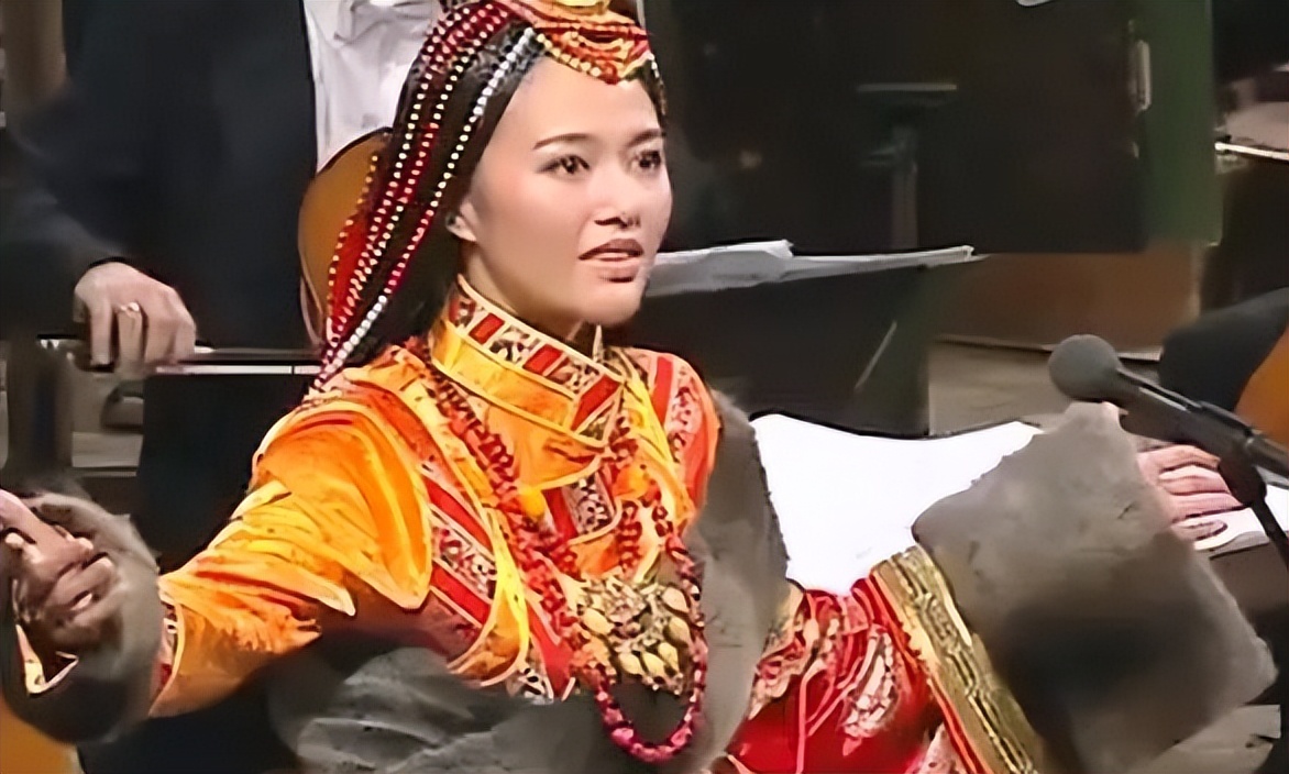 譚維維