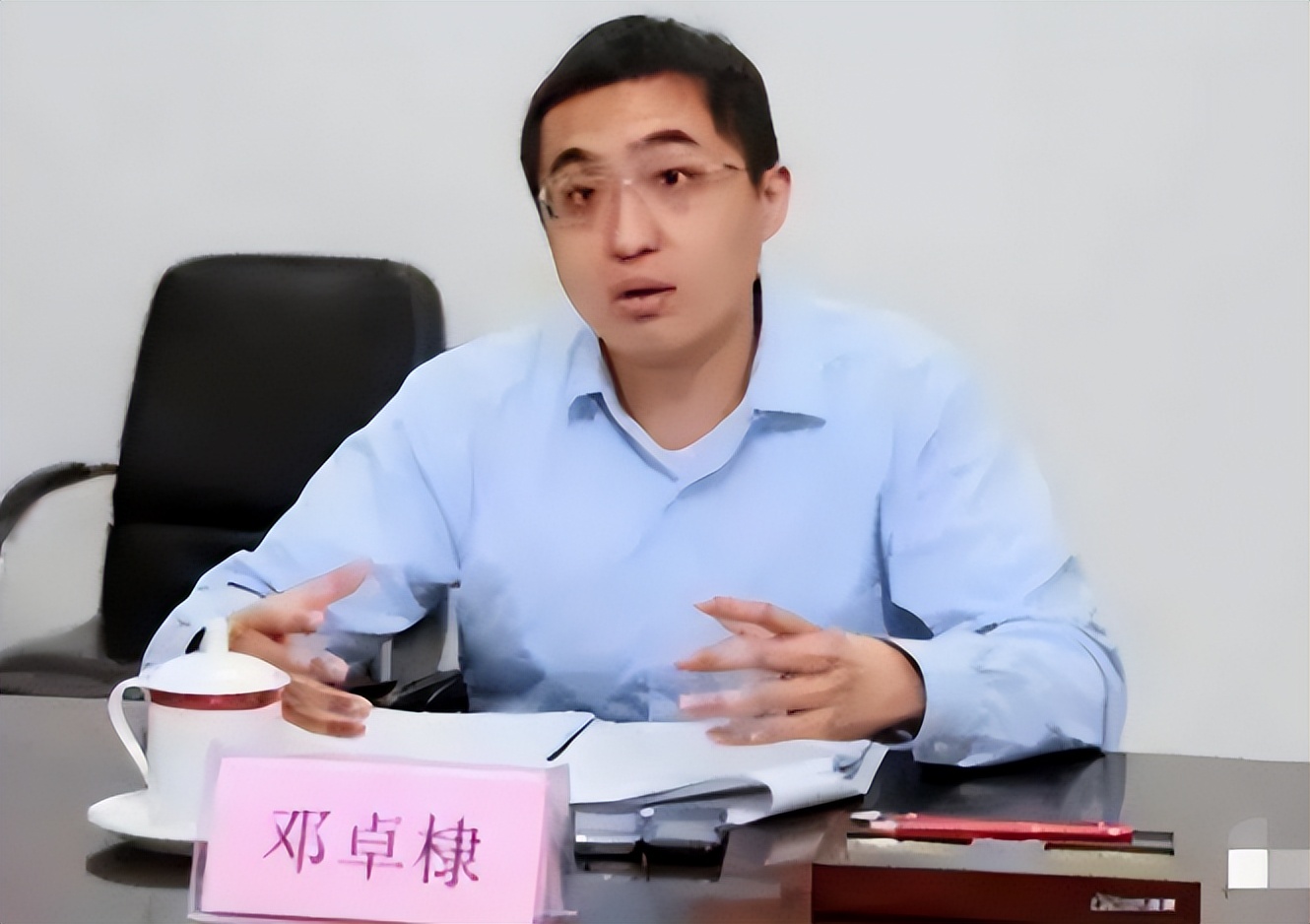 鄧卓棣