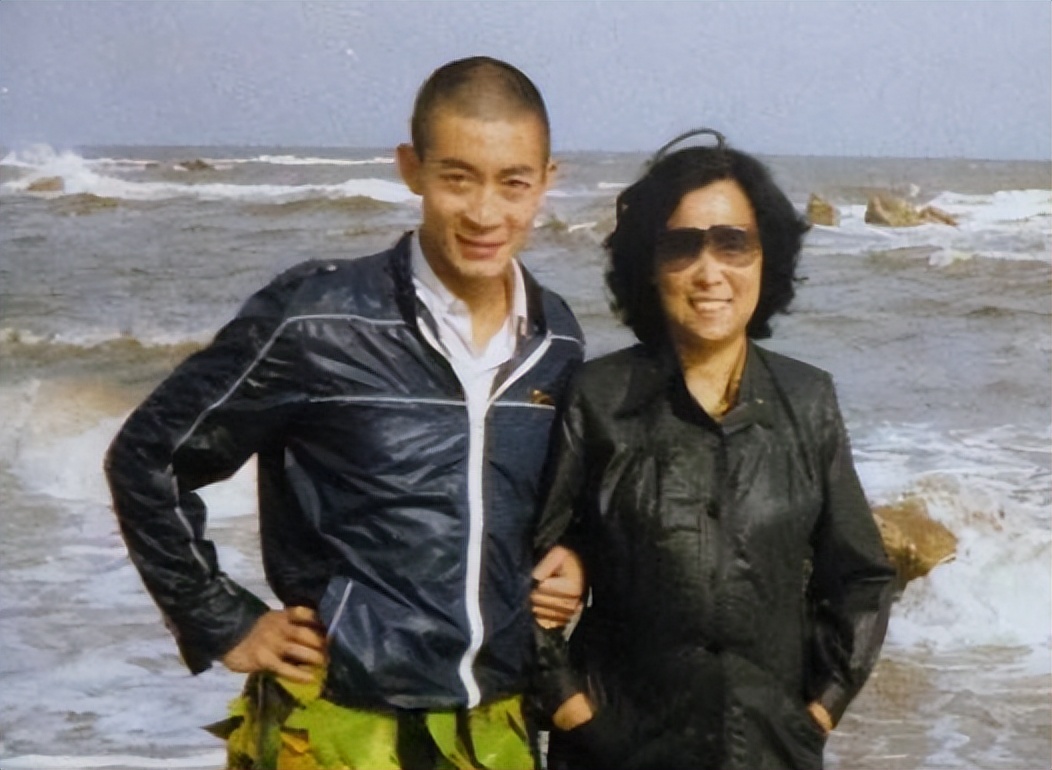 六小齡童