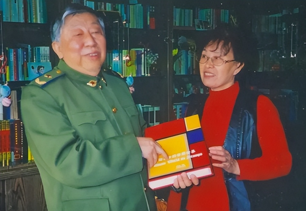 閻肅