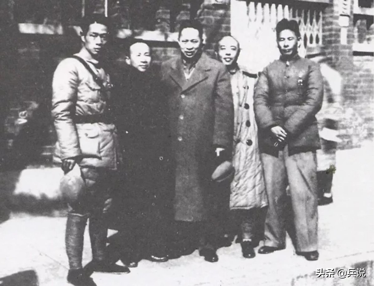 項英