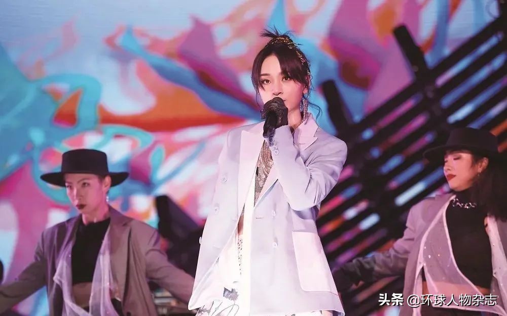 週筆暢