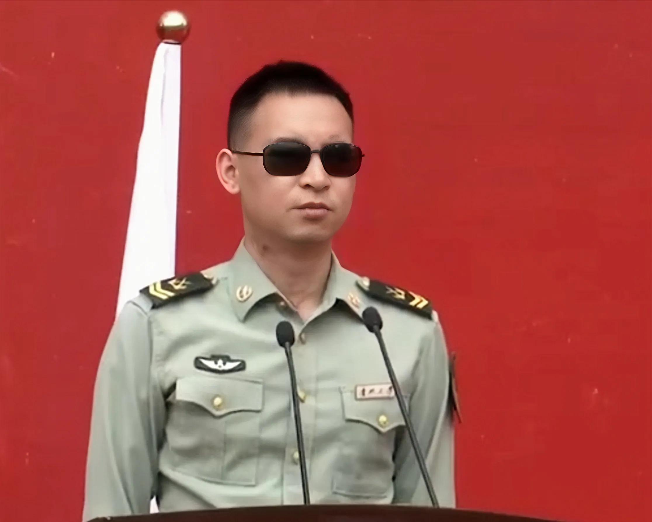 杜富國