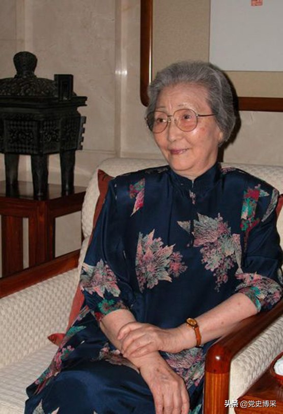 蔣英
