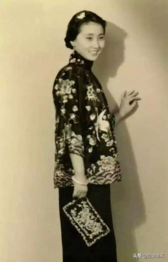 蔣英
