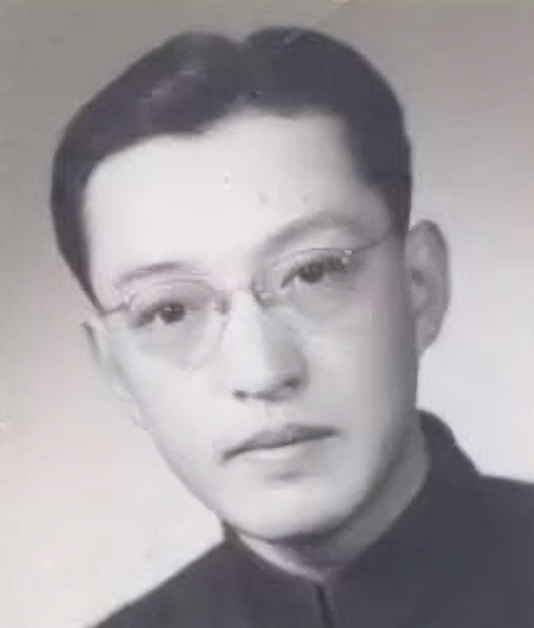 嚴鳳英