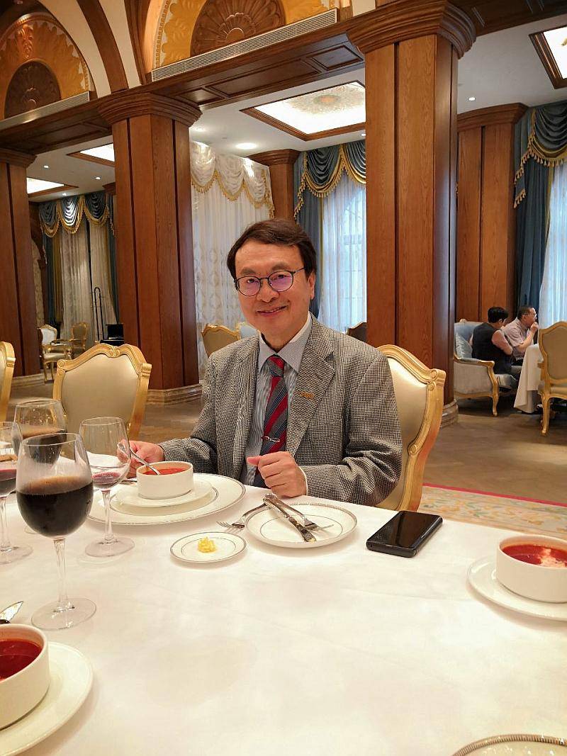 餘世維