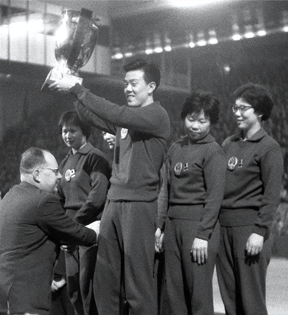 容國團