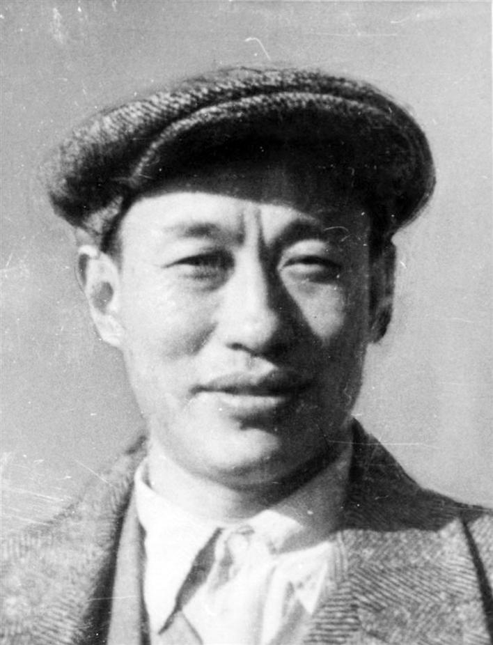郭小川