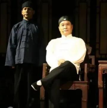 黃世仁