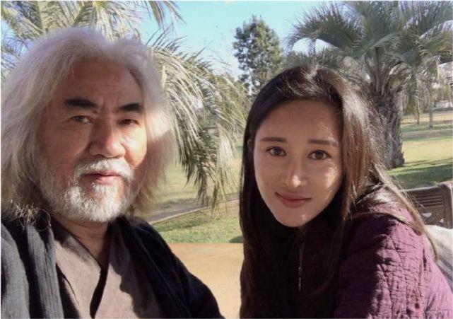 杜星霖個人資料（70歲老人連呼吸都有臭味，嫁他圖什麼？杜星霖：因為愛情）