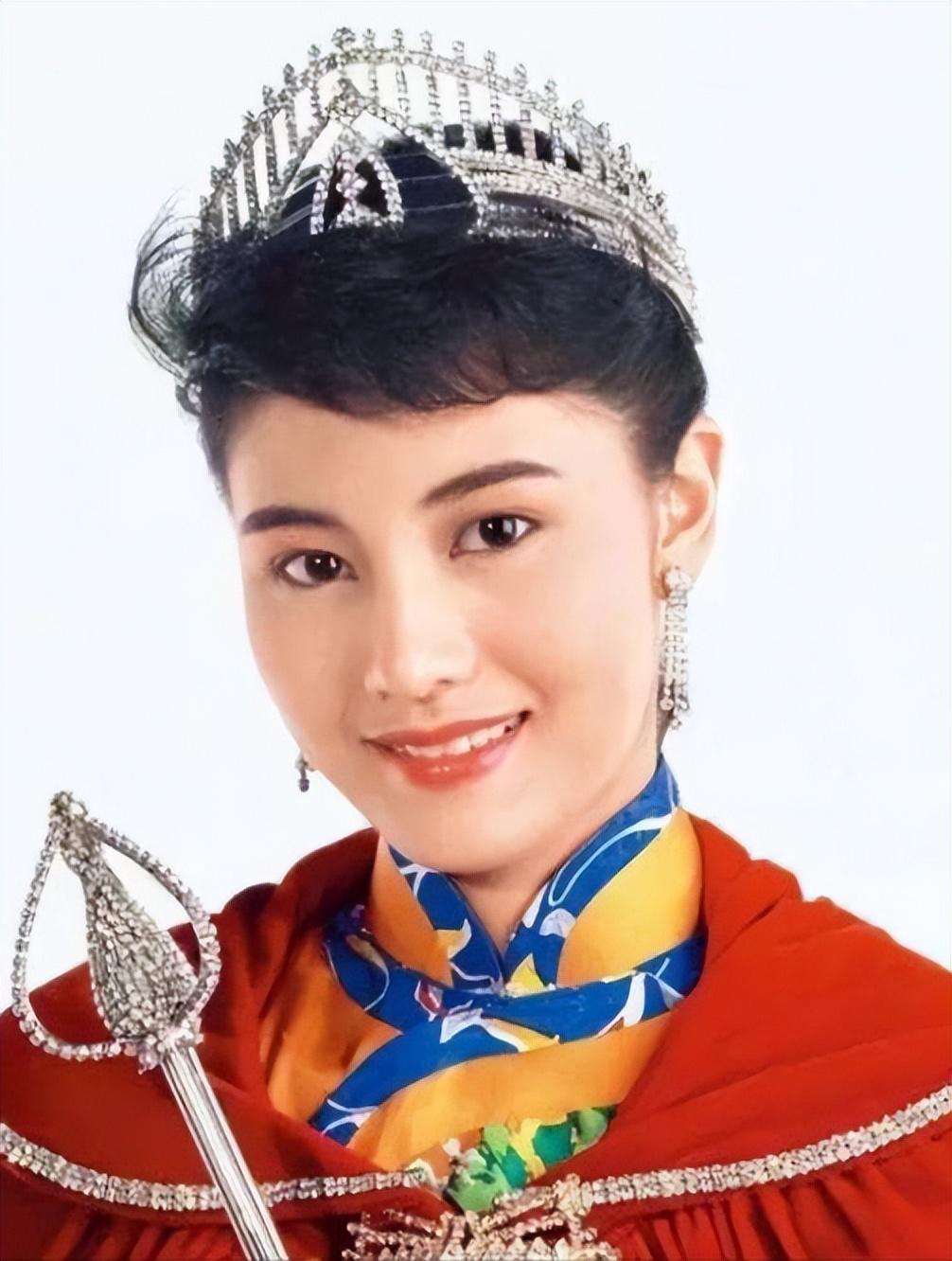 倪震