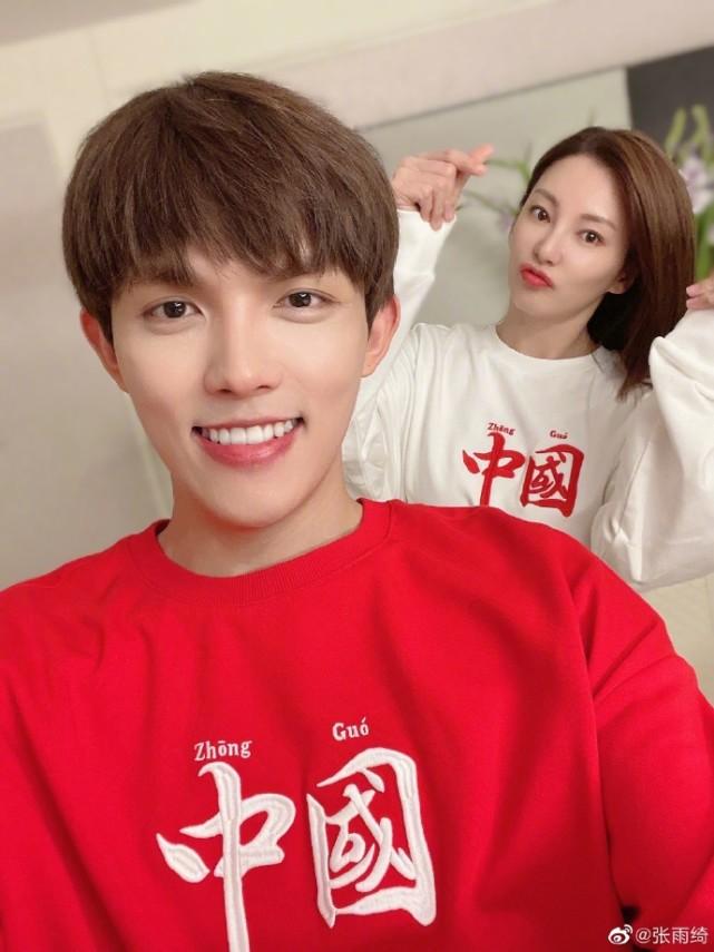 李柄熹