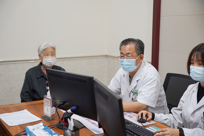 張建強簡介（張建強：情系杏林 實踐大醫精誠）