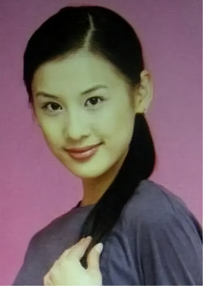 黃聖依