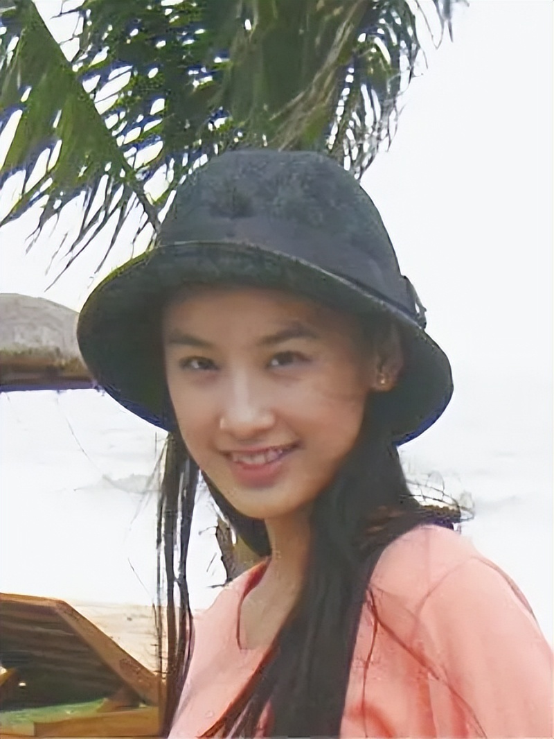 黃聖依