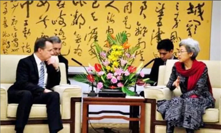 傅瑩
