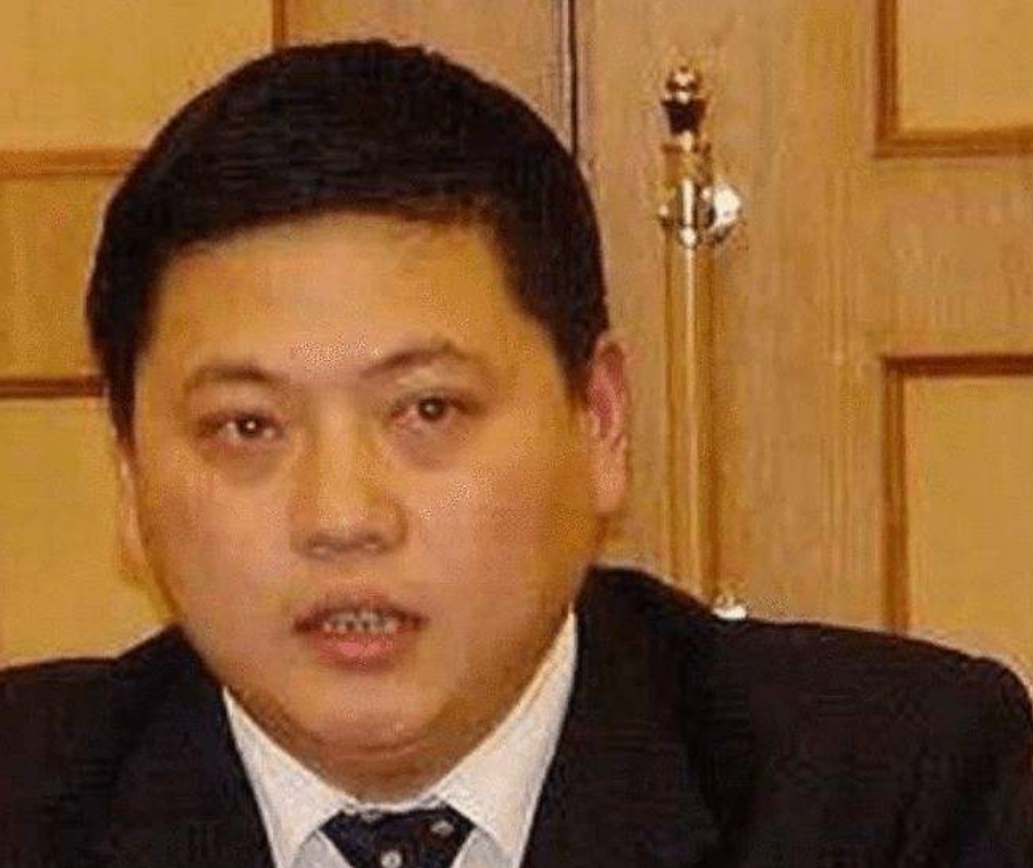 王均搖