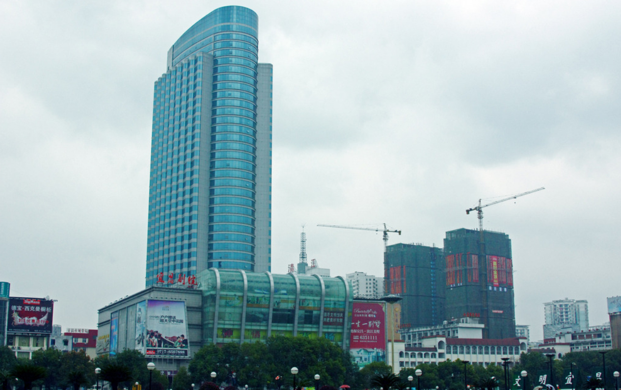 王均搖