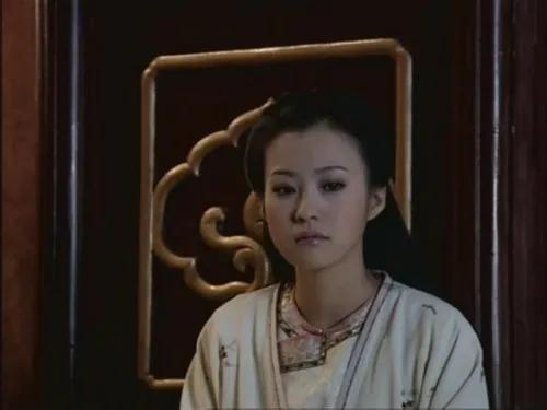 13歲成為順治皇后，無寵無子，卻因康熙，幸福地當了57年的太后
