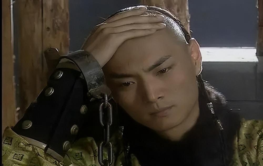 費英東