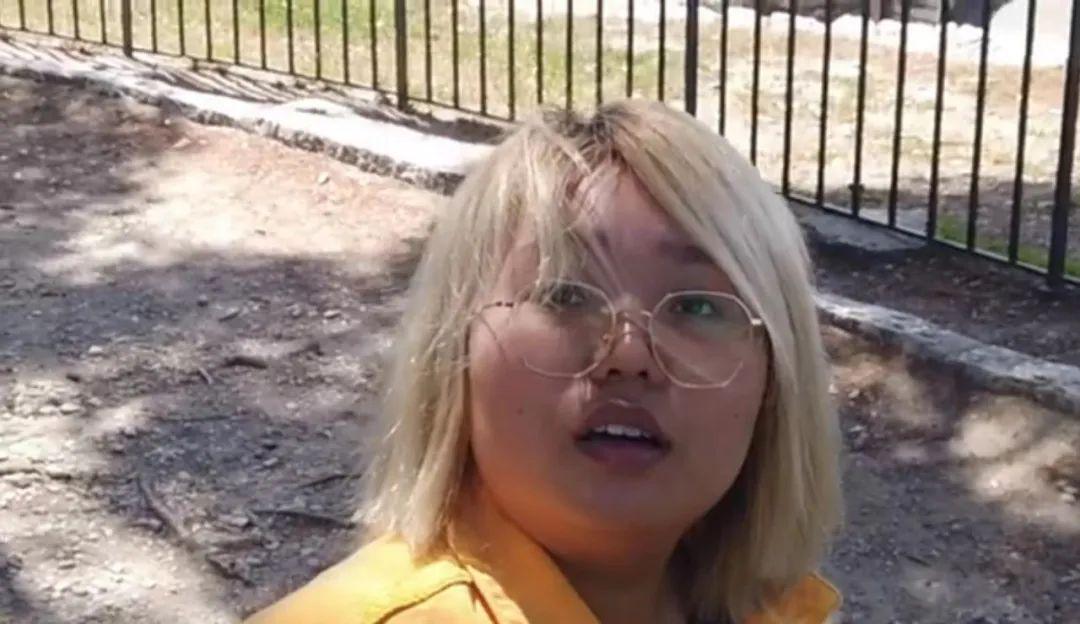 李雪琴