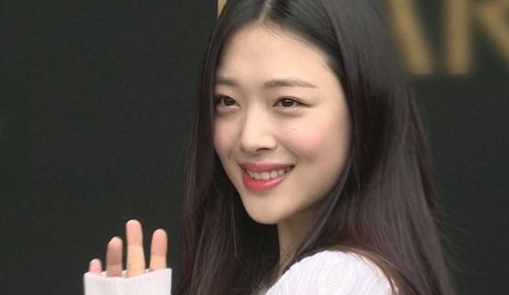 崔雪莉