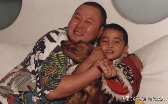 霍尊