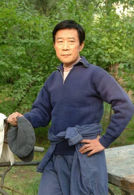 李雪健