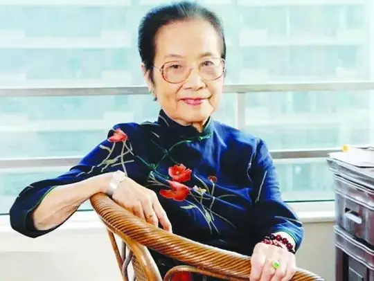 葉曼