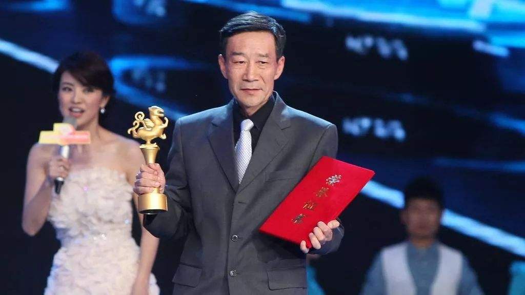 李雪健