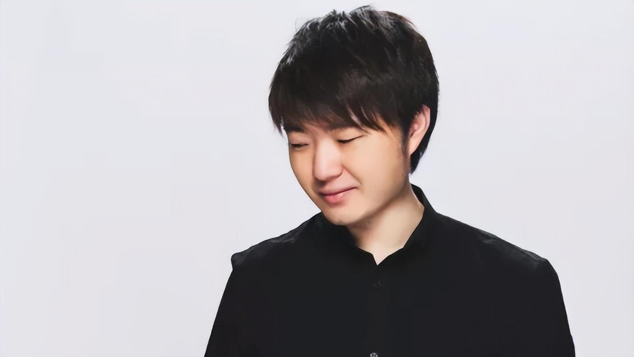 吳彤