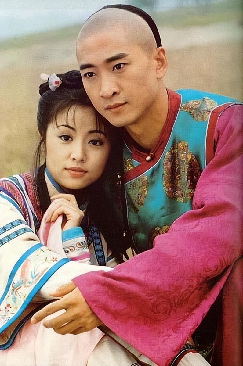 李晟的男友是誰(李晟：因戲結緣嫁給“爾康”，結婚生子如今生活幸福，家庭美滿)