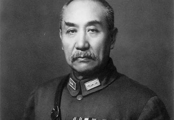 山西「土皇帝」閻錫山人物簡介(38年裡，民國換了8位總統，他卻穩如泰山）