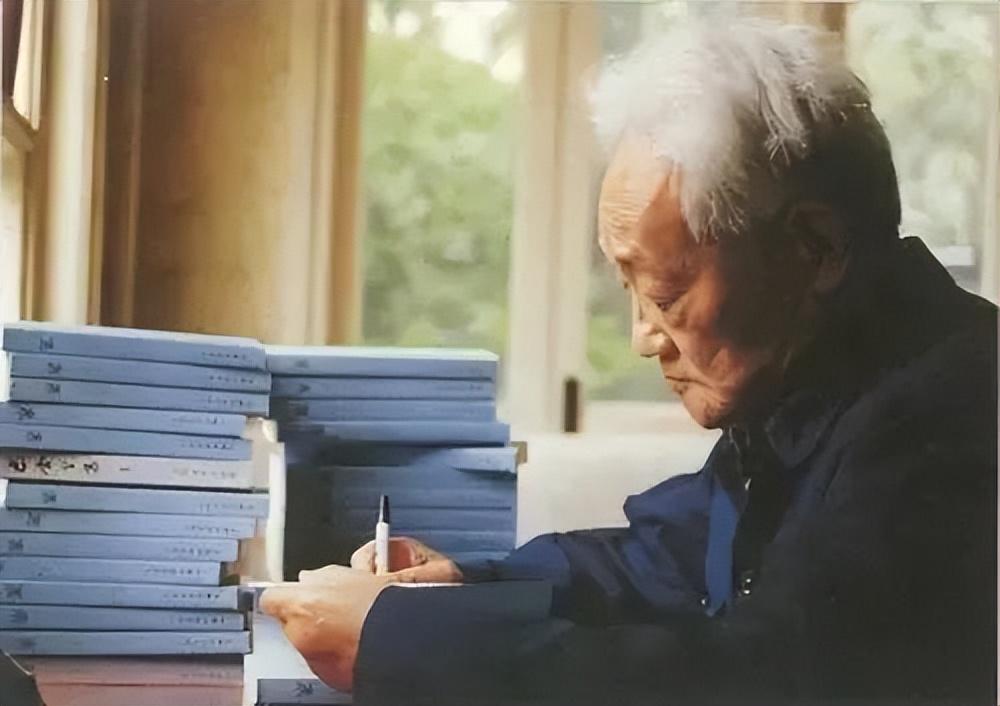 巴金
